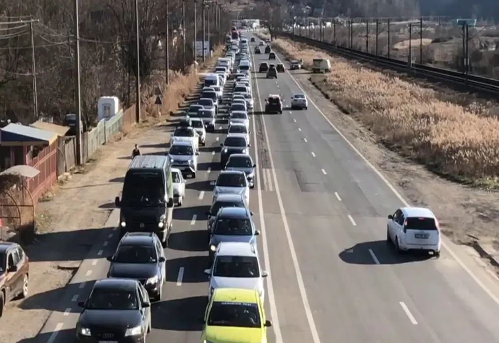 Coloane de mașini în mai multe zone de pe DN1