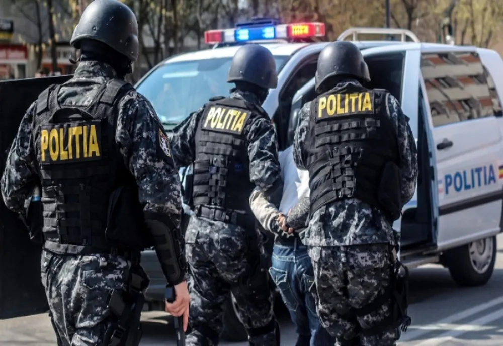 Spărgători de case reținuți în Prahova în urma unor percheziții