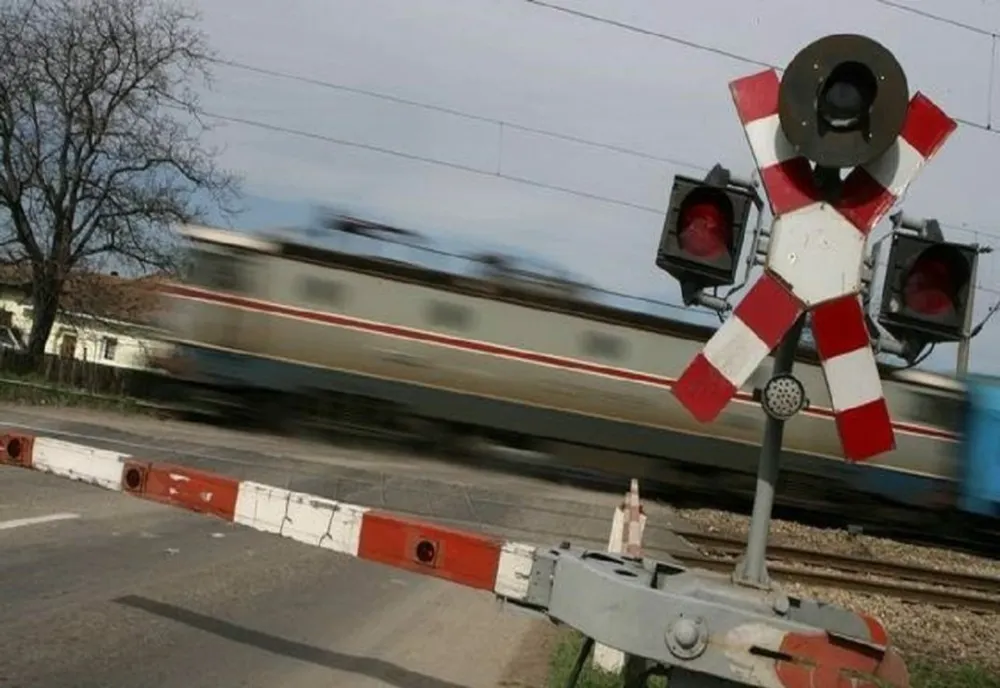 Trafic restricționat pe DJ 102H, la trecerea la nivel cu calea ferată din Mizil 