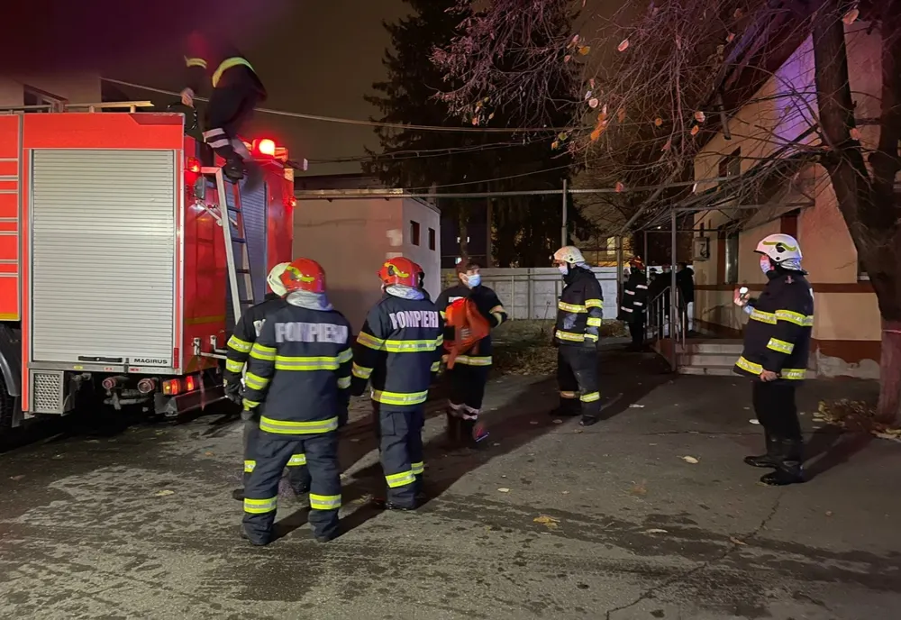 16 pacienți Covid, transferați după incendiul de la Spitalul Ploiești. Starea unuia dintre supraviețuitori s-a agravat