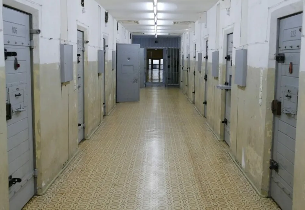 Focar de Covid-19 la Penitenciarul Ploiești: 11 deținuți au fost transferați 