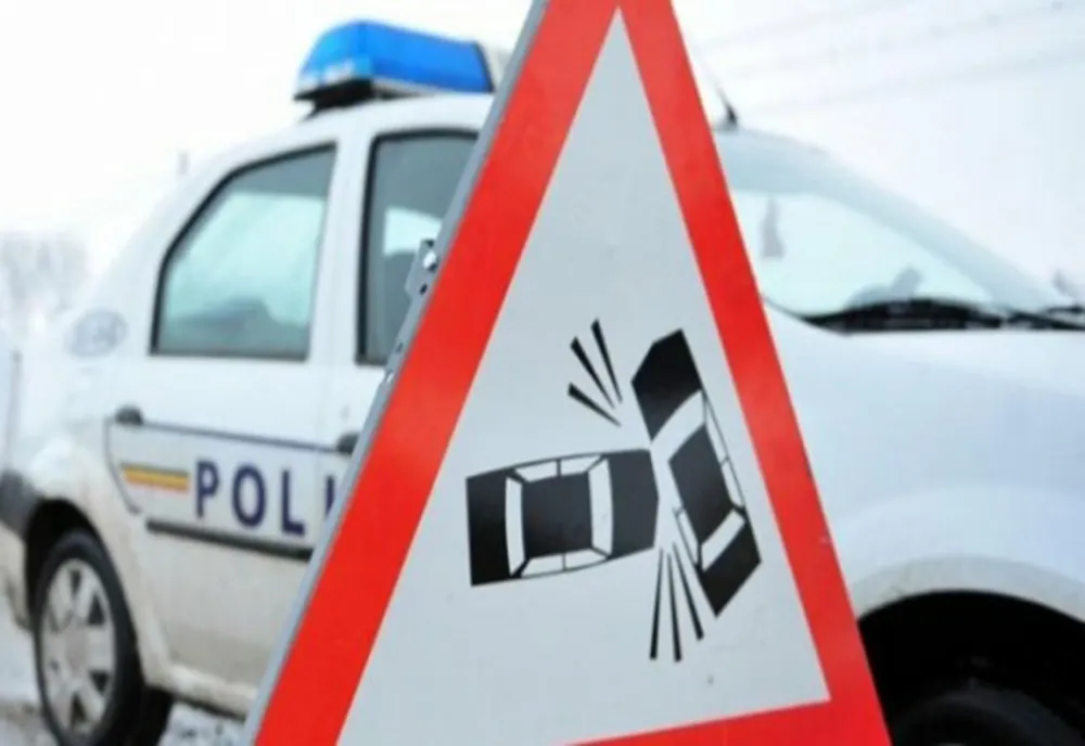 Accident în Prahova. Bărbat lovit de un auto care depășea o altă mașină
