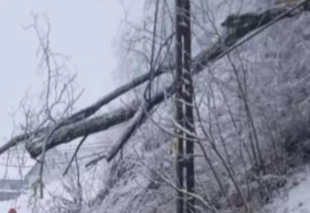 Avarii la rețeaua de electricitate, în nordul județului Prahova