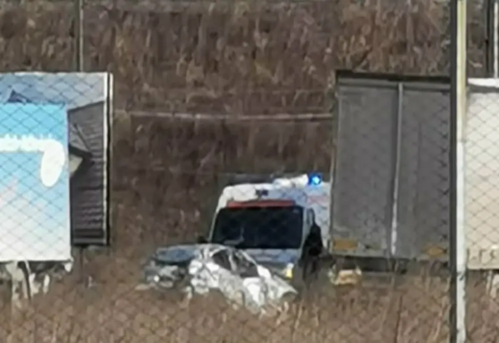 Prahova: Acident grav pe DN 72. Două autoturisme şi un autotren implicate în accident