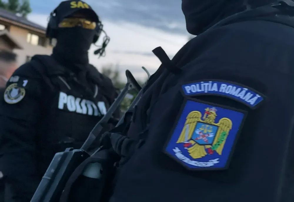 Percheziții în Prahova! Cinci persoane, aduse la audieri, într-un caz de lovire şi alte violenţe