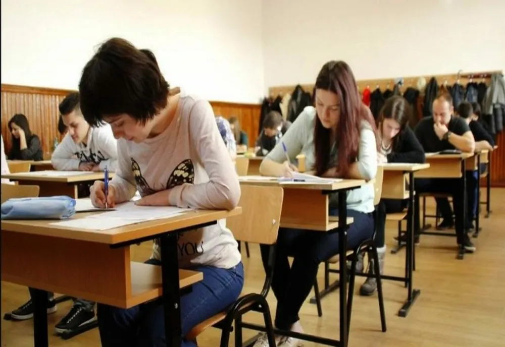 Încep înscrierile la sesiunea de toamnă a Bacalaureatului. Care sunt documentele necesare și cine poate participa la examen
