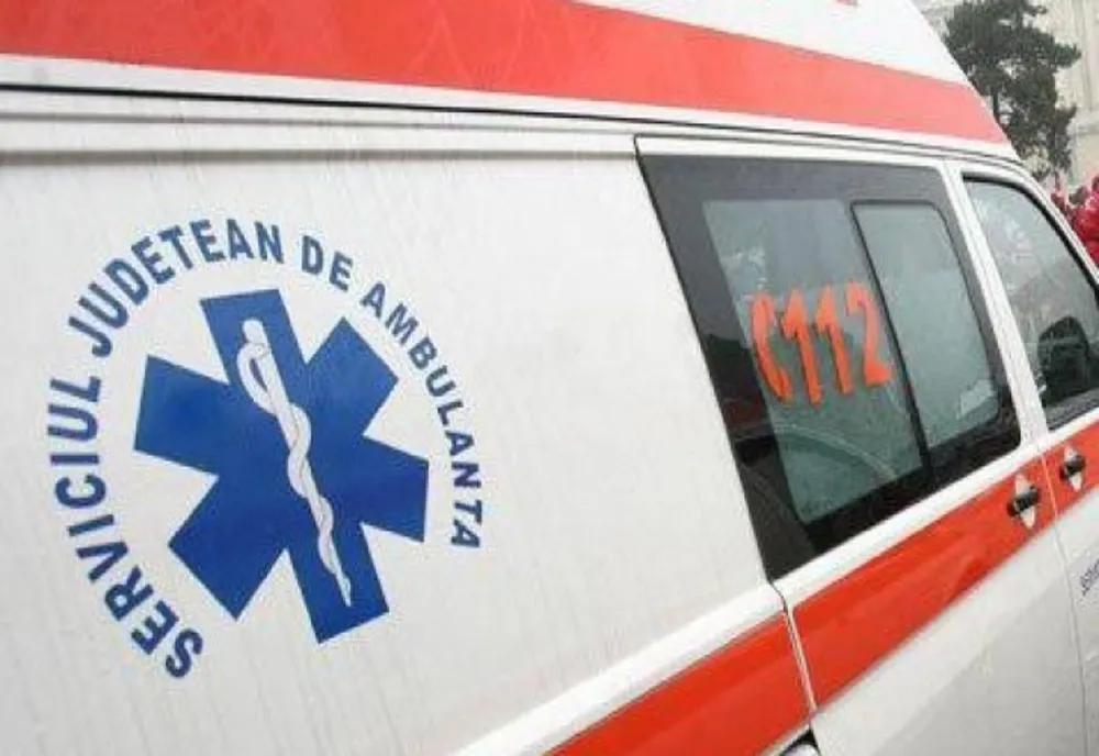 Femeie lovită de un autoturism pe o stradă din Ploieşti