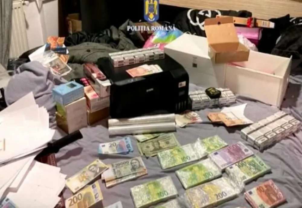 Prahova. Trei persoane arestate și un minor sub control judiciar, după seria de percheziții la falsificatorii de bancnote