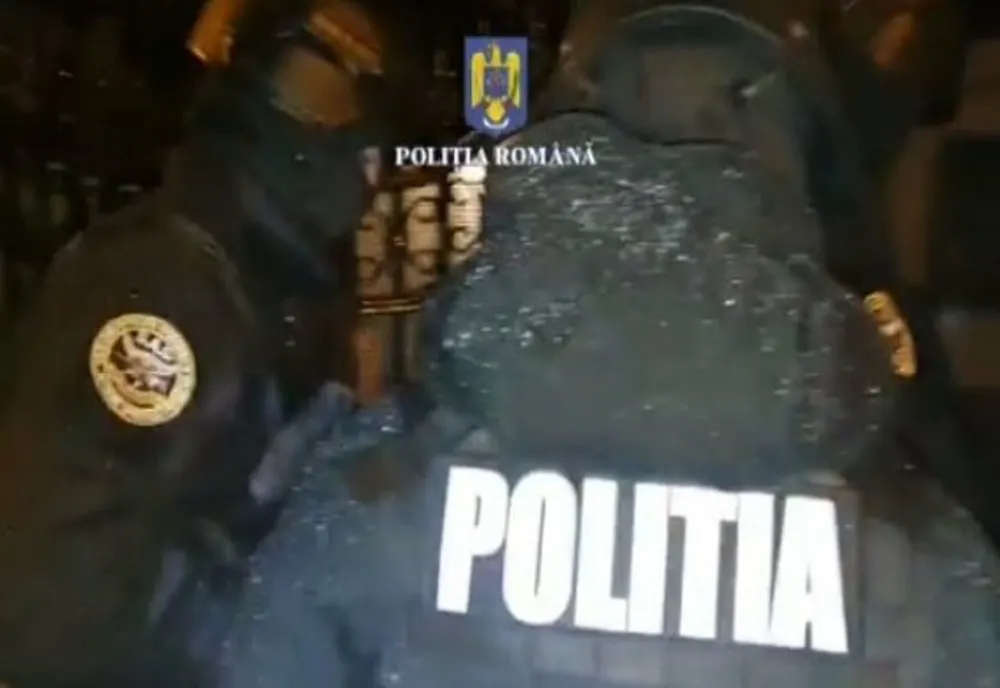 Prahova. Percheziții la suspecţi de furt. Printre autori sunt şi minori
