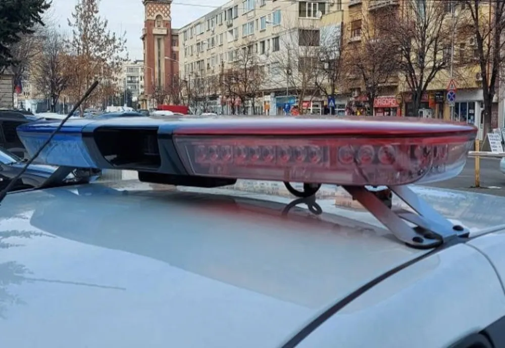 Tânăr de 15 ani, suspectat pentru o spargere într-o casă din Ploieşti