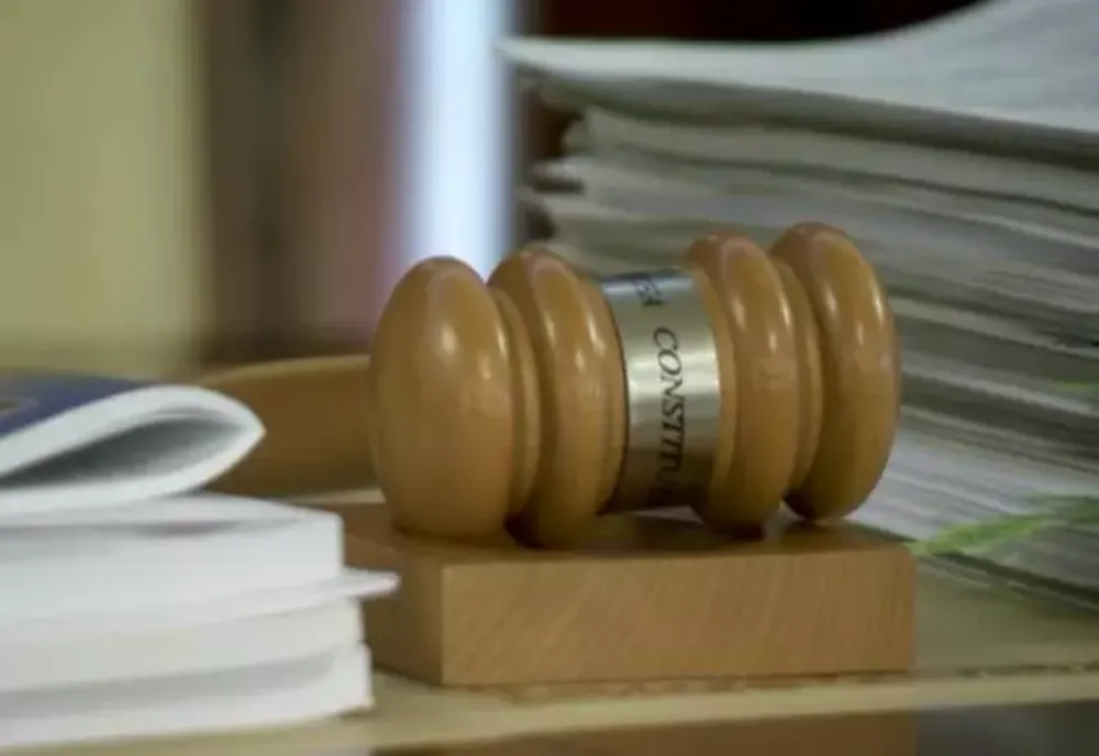 SURSE: CCR AR PUTEA SĂ SE REUNEASCĂ DE URGENȚĂ PENTRU A ANALIZA SOLICITAREA DE RELUARE A ALEGERILOR PREZIDENȚIALE