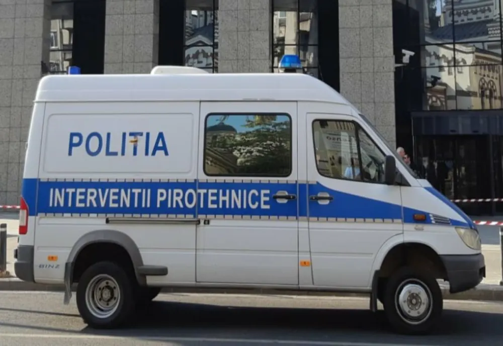 Pachet suspect în apropierea clădirii Consiliului Județean Prahova