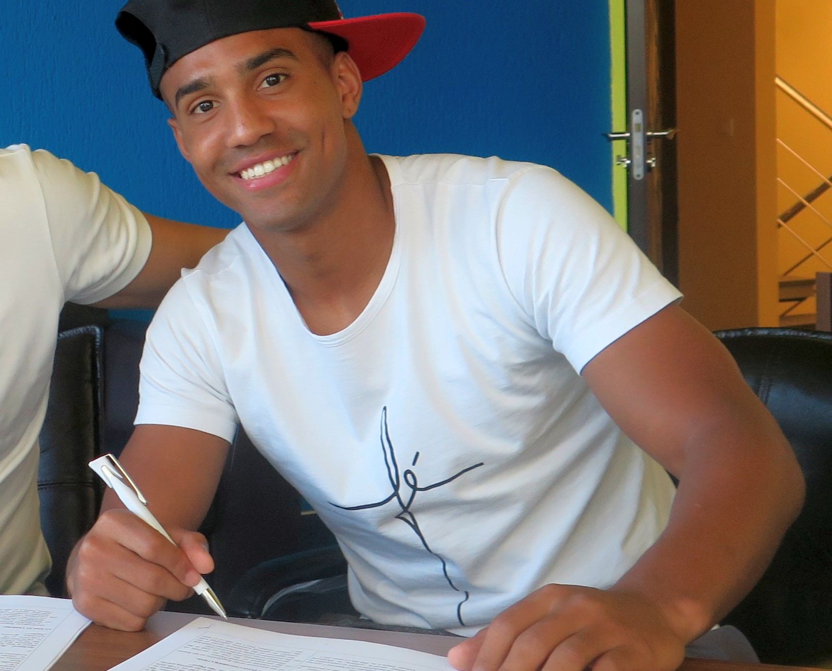 CDA3ED4D-C009-48BE-A314-2871B3AEB2DC