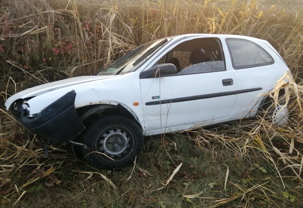 Accident rutier pe DND1! Un autoturism a fost răsturnat
