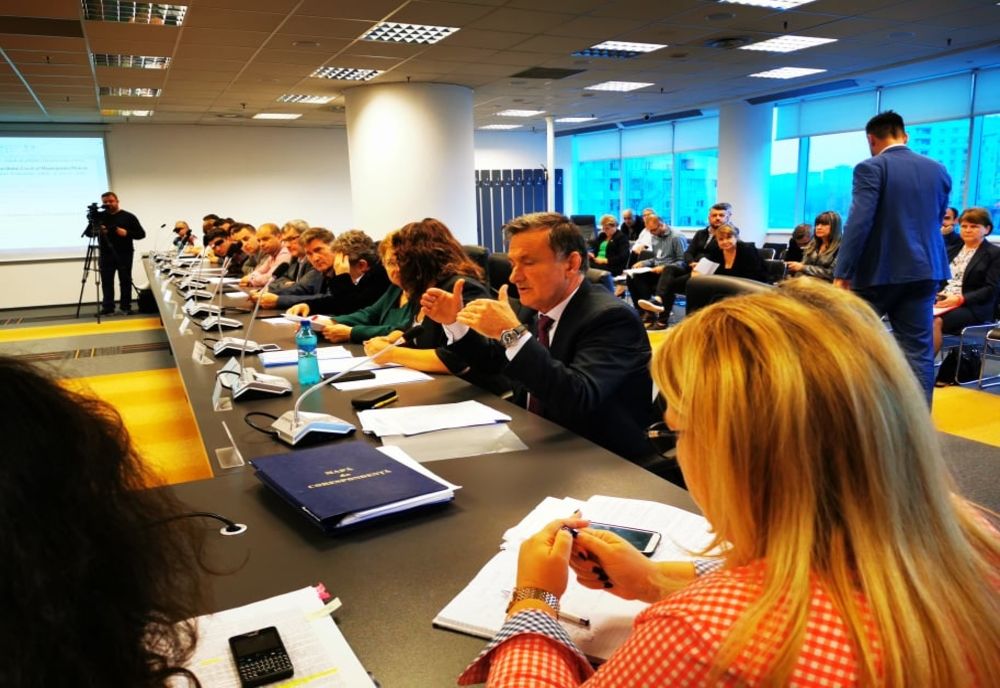 VIDEO| S-a lăsat cu scandal în ședința Consiliului Local Ploiești! Proiectele privind construirea a două grădinițe, retrase de pe ordinea de zi