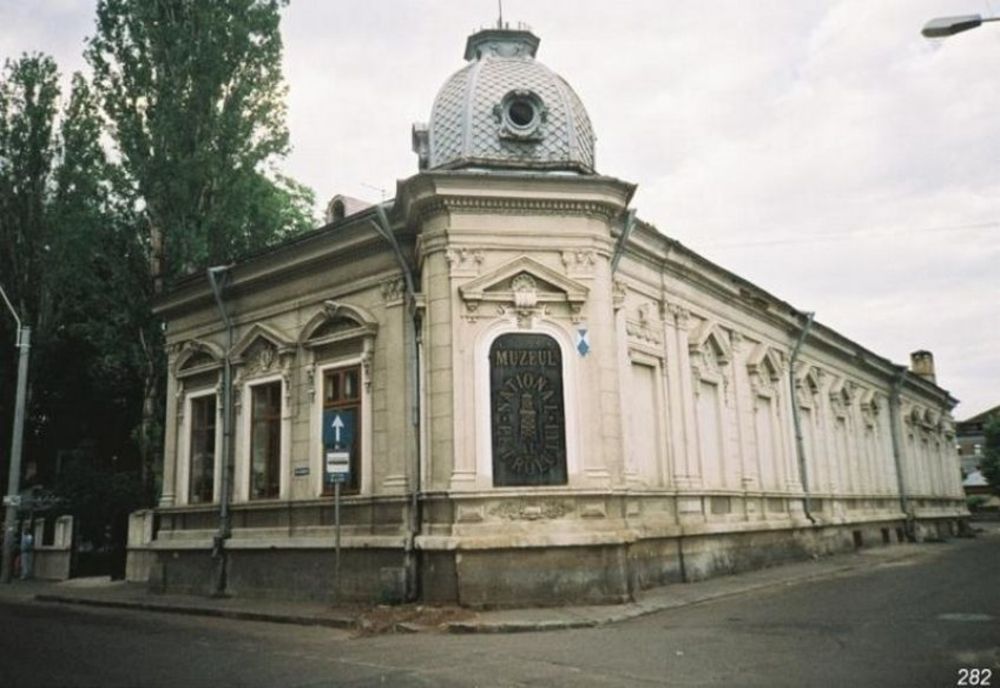 Unic în România! S-a redeschis Muzeul Petrolului din Ploieşti