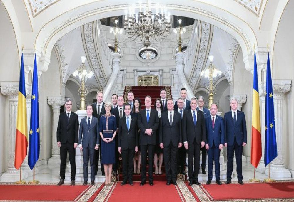  Klaus Iohannis participă la ceremoniile de preluare a mandatelor de ministru de către Aurescu, Vela, Ciucă şi Predoiu 