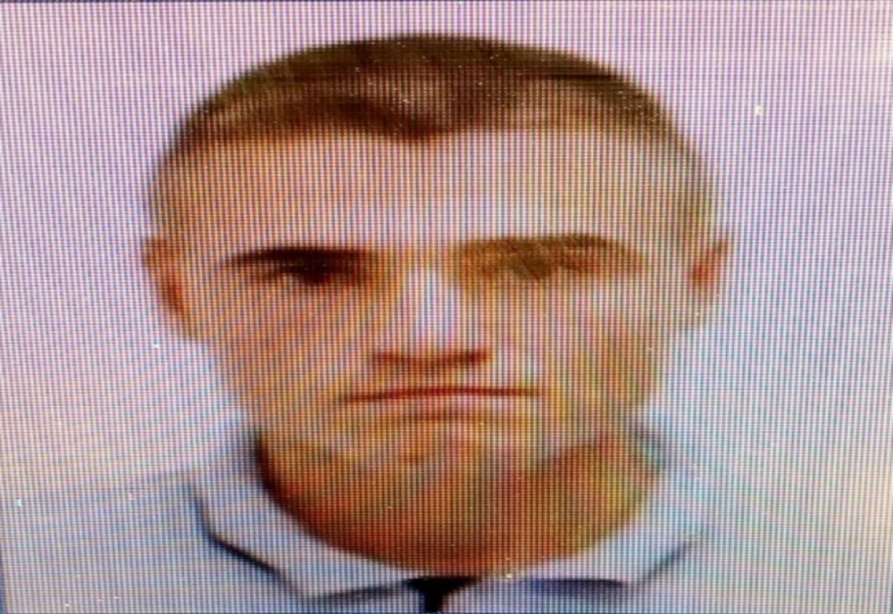 UPDATE Tânărul din Balta Doamnei care şi-a înjunghiat părinţii a fost găsit mort!