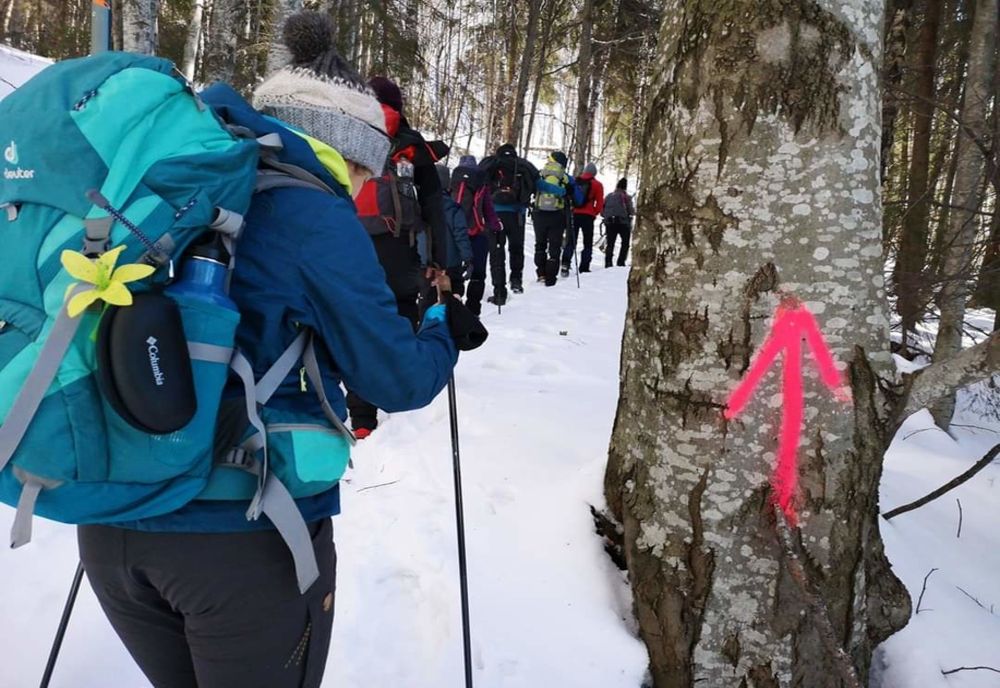 Cum ne pregătim pentru o drumeție pe timp de iarnă