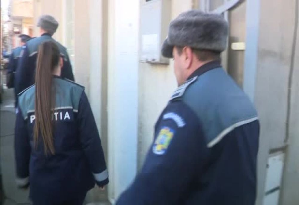 Percheziții în Prahova, la Vadu Săpat şi Gura Vadului, după furtul unor spaliere din beton de pe terenuri cu vie