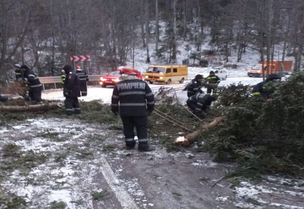 Angajații fabricii de apă Keia, blocaţi la serviciu din cauza furtunii 