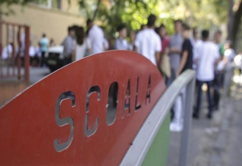 Legea prin care părinții primesc ZILE LIBERE dacă se închid școlile a fost promulgată