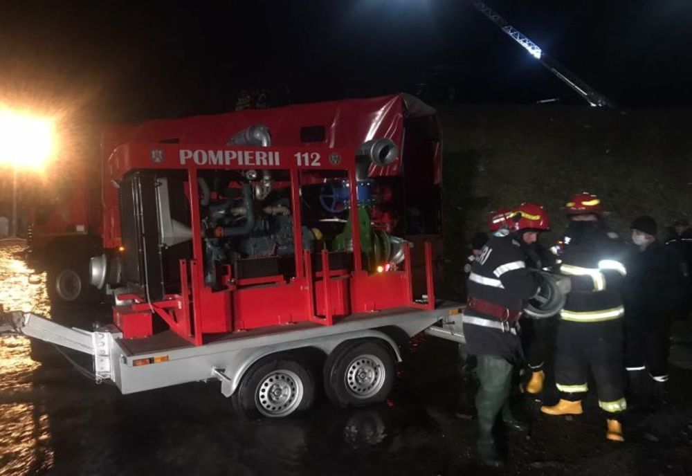 FOTO/ VIDEO 130 de persoane evacuate din 30 de gospodării la Azuga