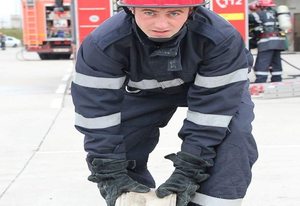 Există SUPER-EROI! Pompierul Constantin Popa, îngerul păzitor al unui biciclist rănit grav în Prahova