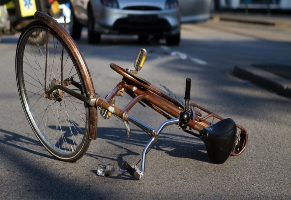 Accident într doi bicicliști în Prahova. Unul dintre ei a fost grav rănit