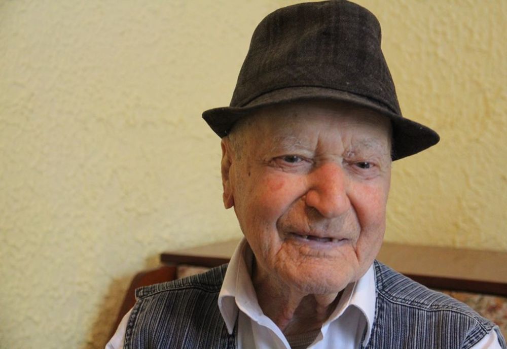 Un prahovean în vârstă de 101 ani, aniversat de autorități