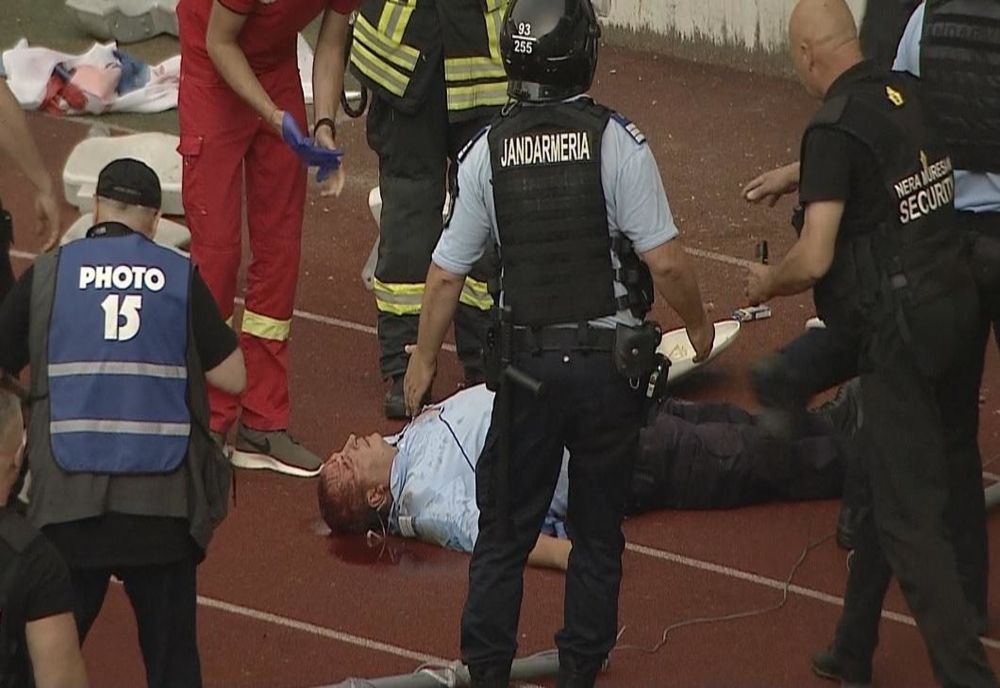 Fanul lui "U" Cluj care a lovit un jandarm în cap cu un scaun a fost condamnat la 7 ani şi jumătate de închisoare