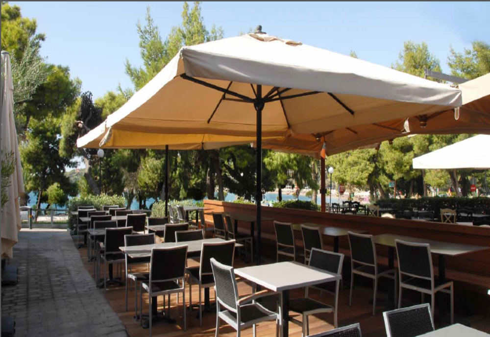 Prahova. Restricții și în ceea ce privește programul cluburilor, barurilor și teraselor