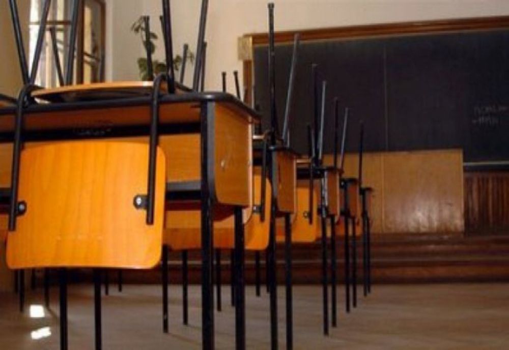 Zile libere plătite pentru părinții salariați, dacă se închid școlile din cauza COVID