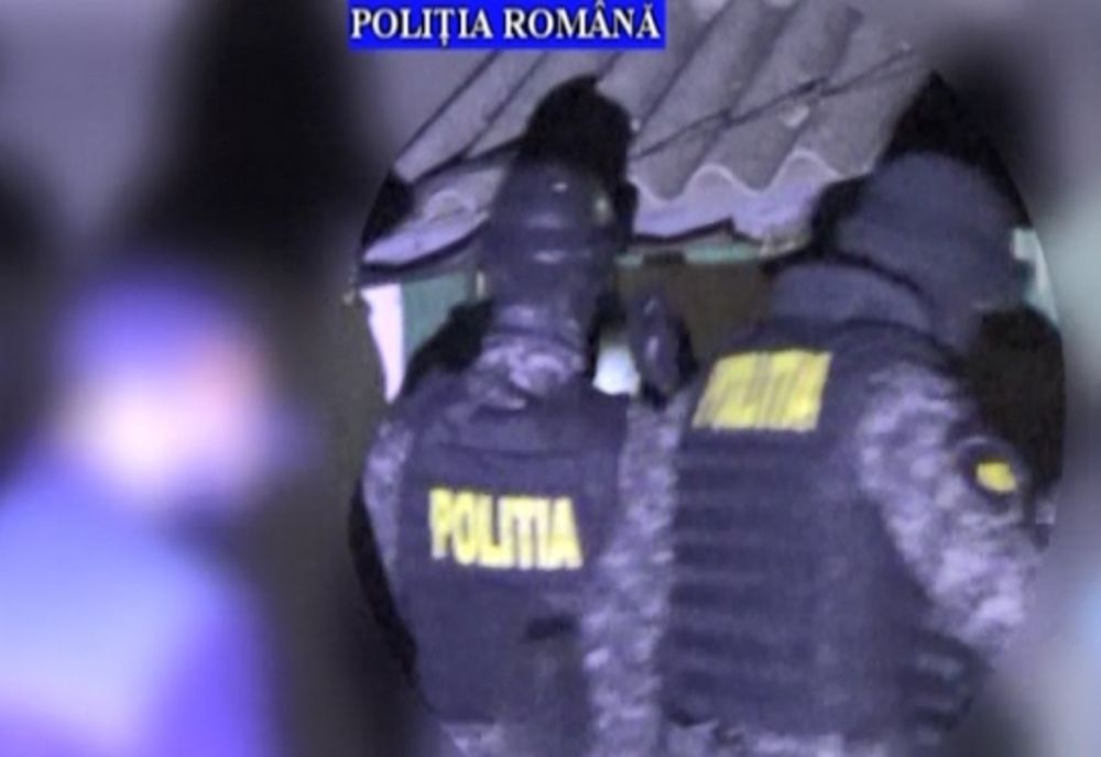 Percheziții în Prahova, la persoane acuzate de proxenetism