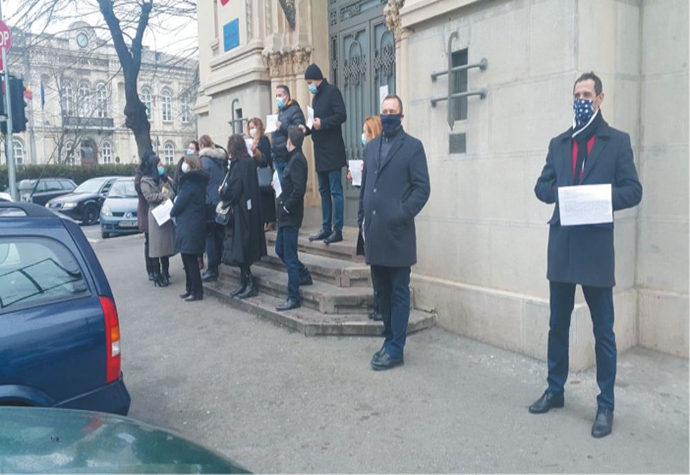 Avocații din Prahova, solidari cu colegul lor condamnat în dosarul "Ferma Băneasa"