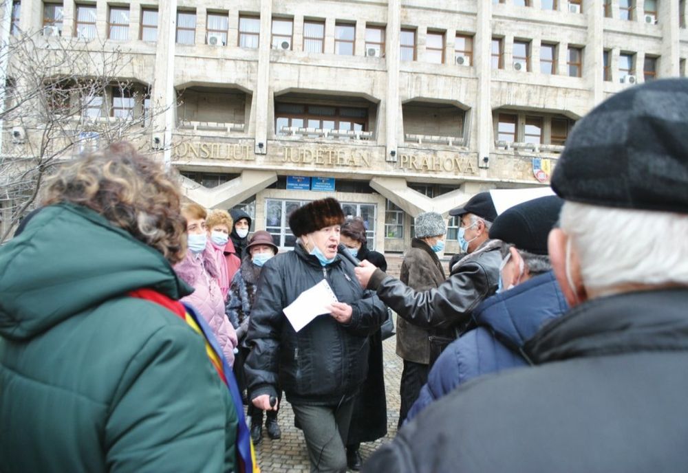 Pensionarii prahoveni au cerut majorarea pensiilor, în stradă