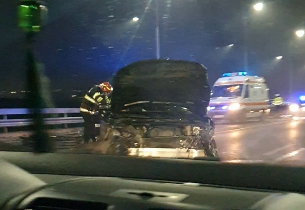 Accident în sensul giratoriu suspendat de la Blejoi-Prahova. Vinovatul este un șofer de 19 ani