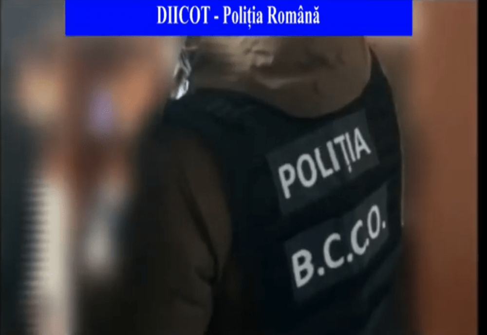Percheziții în Prahova într-un dosar de proxenetism. Șapte persoane arestate preventiv