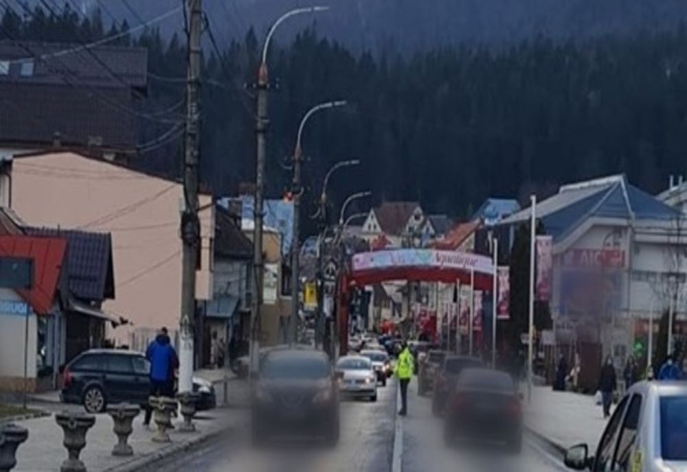 Trafic aglomerat pe DN1 Ploiești – Brașov. Coloane de mașini la Comarnic, Bușteni și Azuga