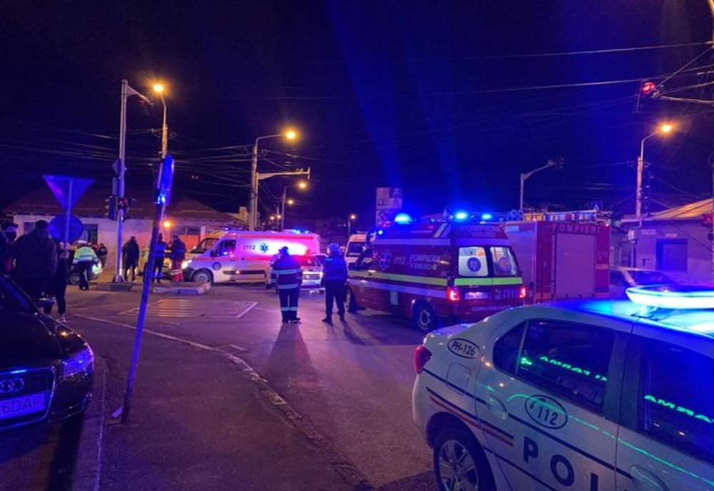 Accident cu nouă persoane implicate în Ploiești. Un copil a fost proiectat în afara mașinii