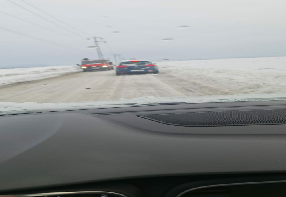 Pe mai multe drumuri județene din Prahova e dezastru. Conducerea Consiliului Județean anunță rezilierea contractelor