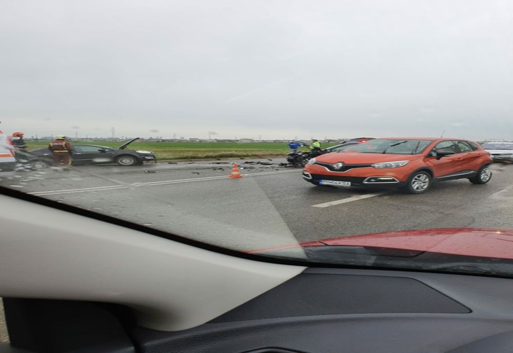 Accident în apropiere de giratoriul suspendat de la ieșirea din Ploiești
