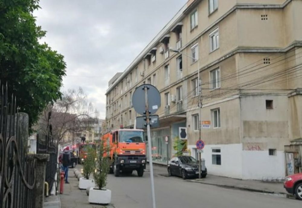 Explozie într-un bloc din centrul Ploieştiului