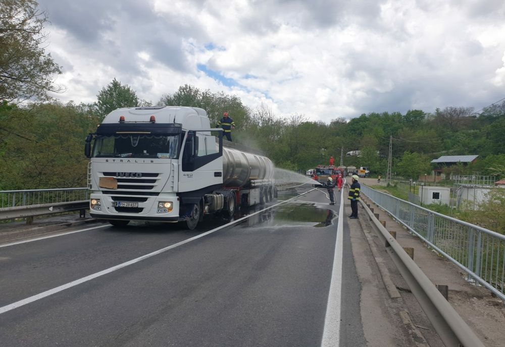 O cisternă cu biodisel a luat foc pe DN 1A