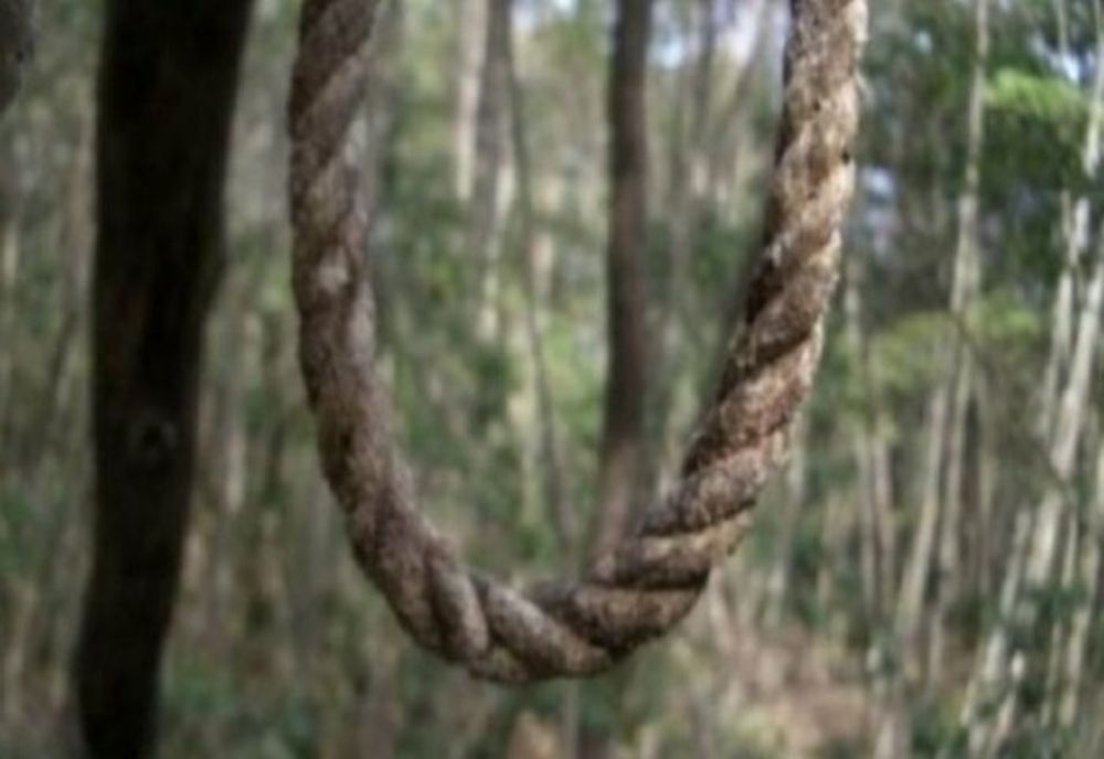 Bărbat descoperit spânzurat la Filipeștii de Târg 