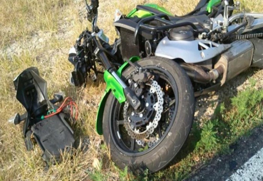 Prahova. Doi tineri răniți într-un accident de motocicletă