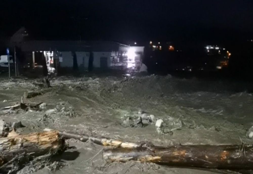 În ultimele 24 de ore, aversele au produs inundații în 29 de localități din 12 județe