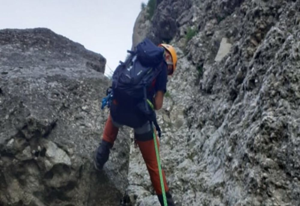 Grup de bucureșteni, recuperat de Salvamont de pe unul dintre cele mai grele trasee din Bucegi