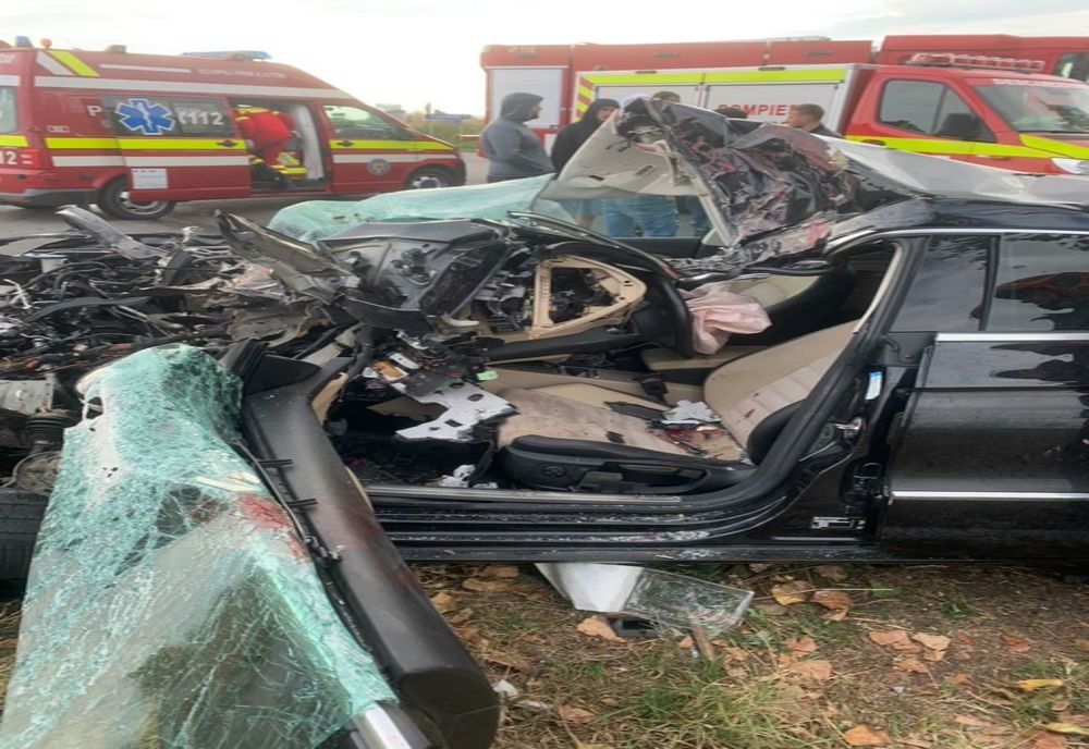 Accident teribil între un TIR și un autoturism pe DN1D. Un șofer în vârstă de 24 de ani nu a acordat prioritate unui TIR