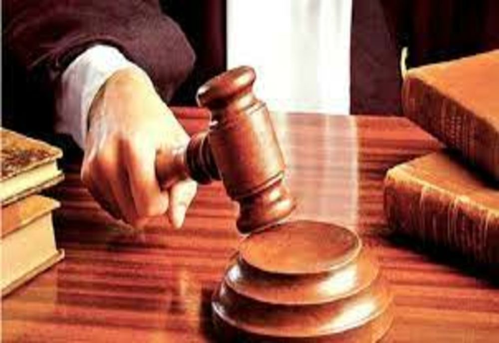 Prahova. Control judiciar pentru inculpații reținuți în dosarul vaccinărilor fictive anti- COVID